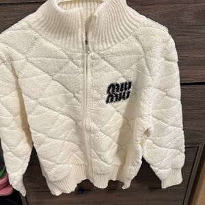 Cream Quilted Zip-Up Sweater Jacket size M